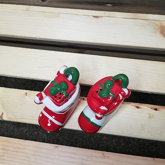 REDCO Salt & Pepper Shakers - Picture 3 of 4